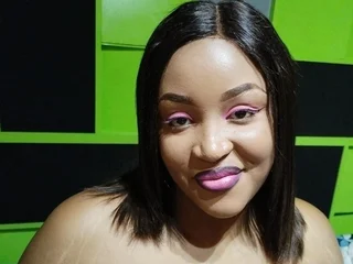DiamondPeach Sex Toy webcam from Zimbabwe